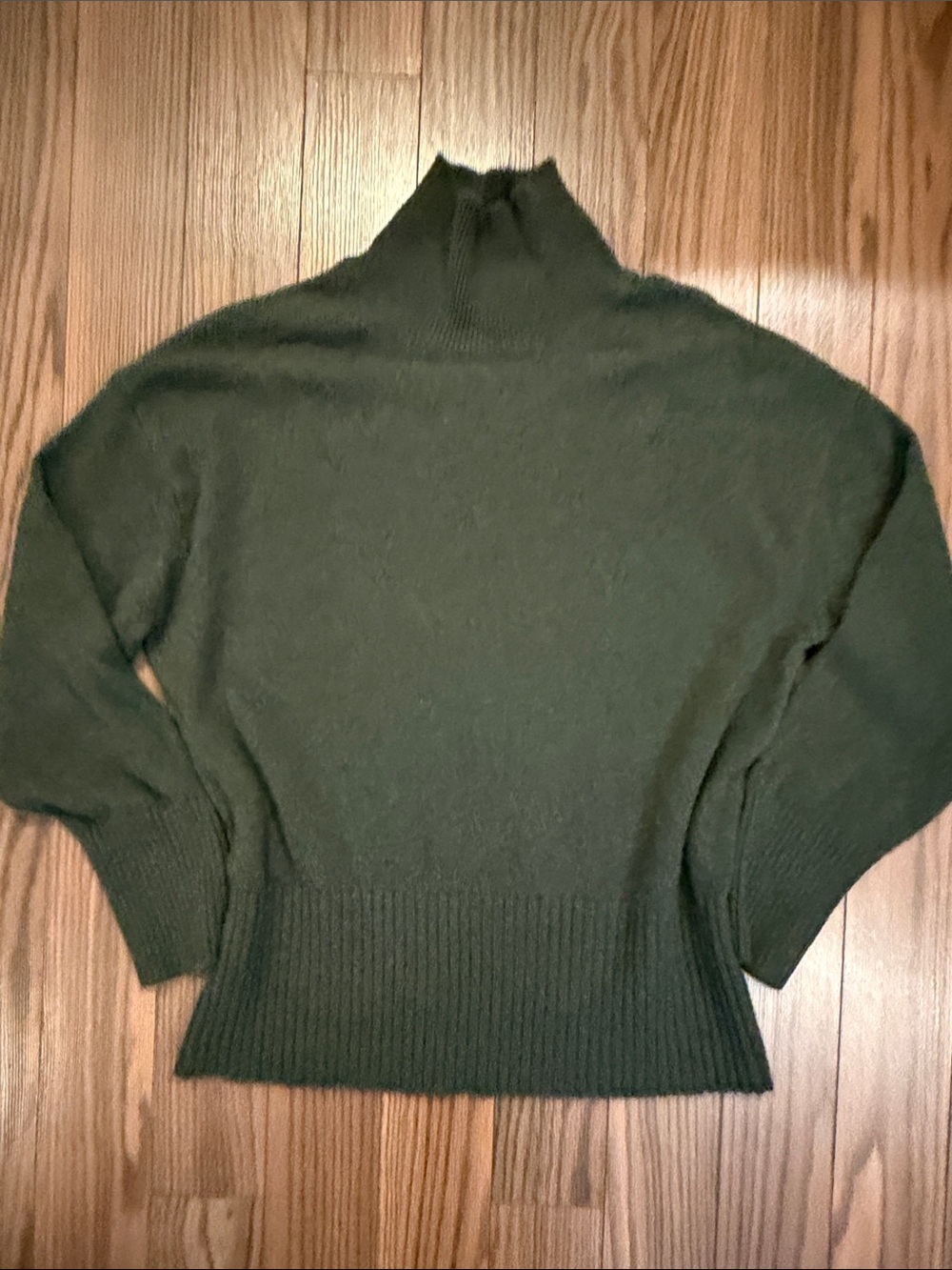 EVERLANE THE CASHMERE OVERSIZED TURTLENECK  size medium - Picture 8 of 13